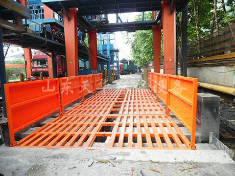 點擊查看詳細信息<br>標題：濟寧唐口煤礦4X12米煤礦專用洗車機 閱讀次數(shù)：2339