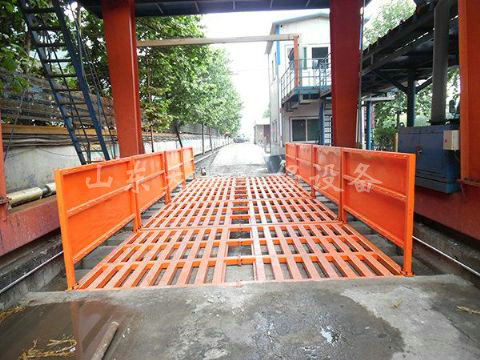 點擊查看詳細信息<br>標題：濟寧唐口煤礦4X12米煤礦專用洗車機 閱讀次數(shù)：2409